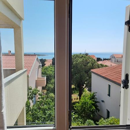 Apartment Wallot Novalja Exterior photo