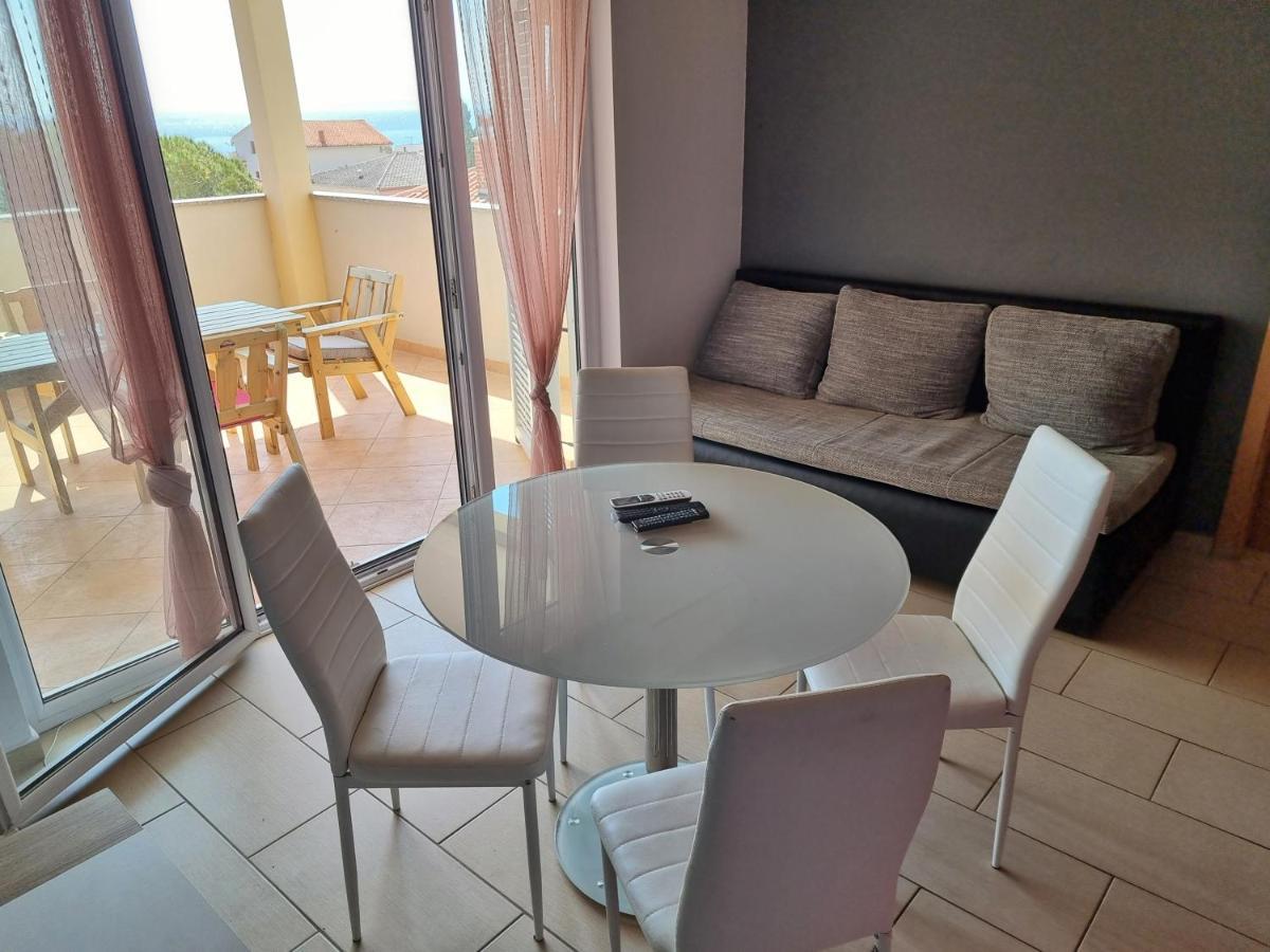 Apartment Wallot Novalja Exterior photo